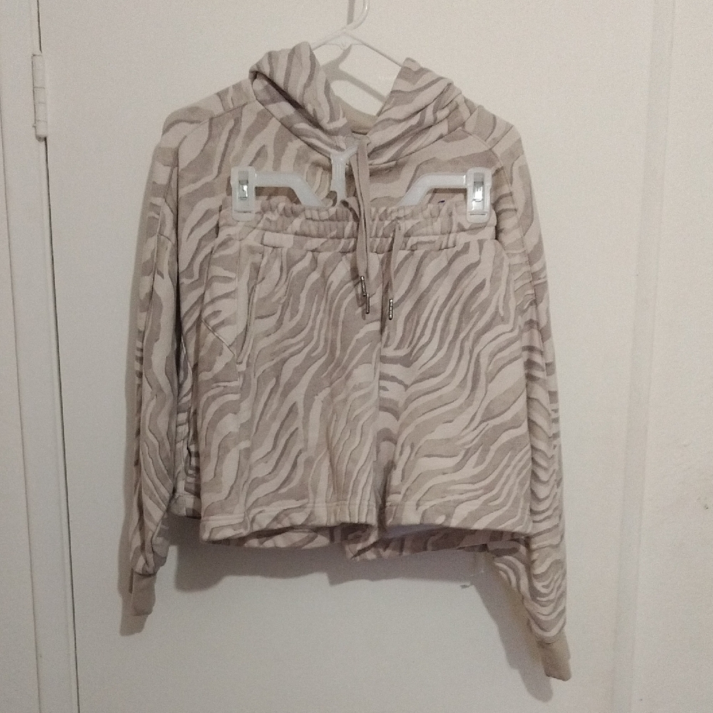 Sweaty Betty Set Zebra Cropped Sweat Set. Sz S